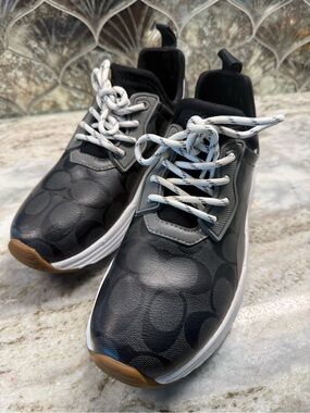 Coach Logo Women's
Sneakers_Signature Tech
Runner_Grey Black_Running
Shoes~7.5